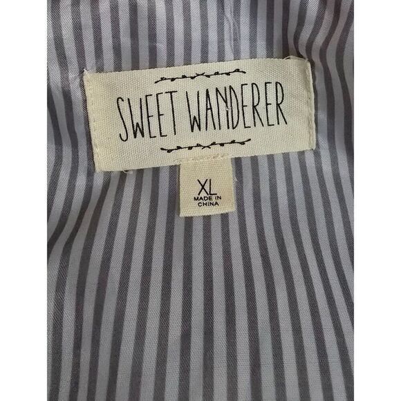 Light Gray Sweet Wanderer Hooded Lightweight Jacket With Adjustable Waist & Zipp - Picture 5 of 8